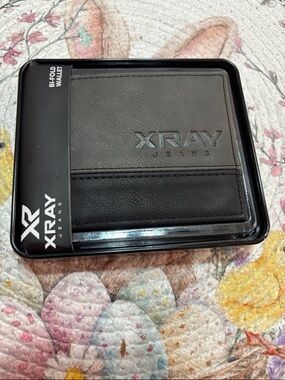 XRAY Jeans Men's Black Bi-Fold Leather Wallet